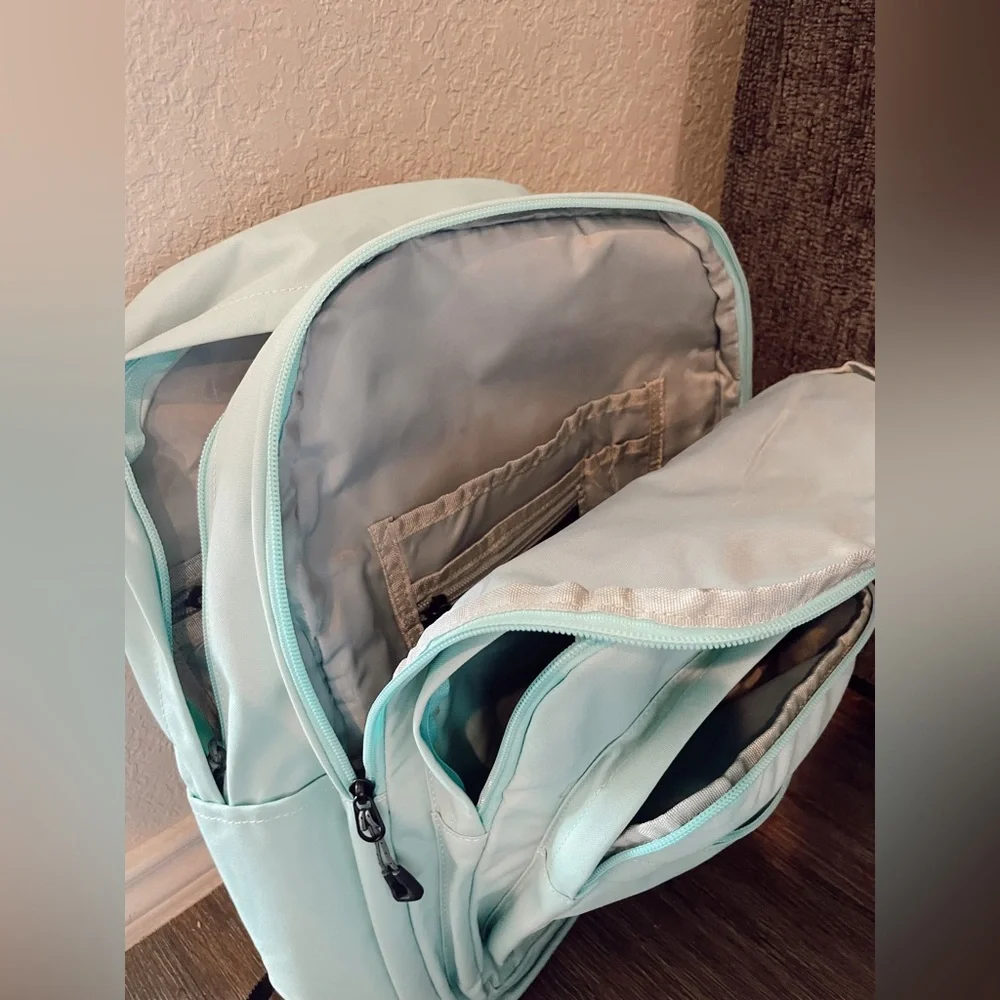 Backpack - Picture 3 of 11